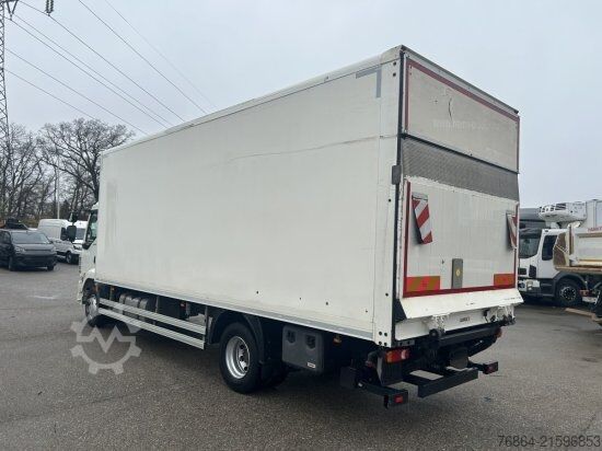 Vrachtwagen met bakwagen DAF LF 260 KOFFER+LBW