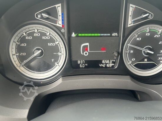 Vrachtwagen met bakwagen DAF LF 260 KOFFER+LBW