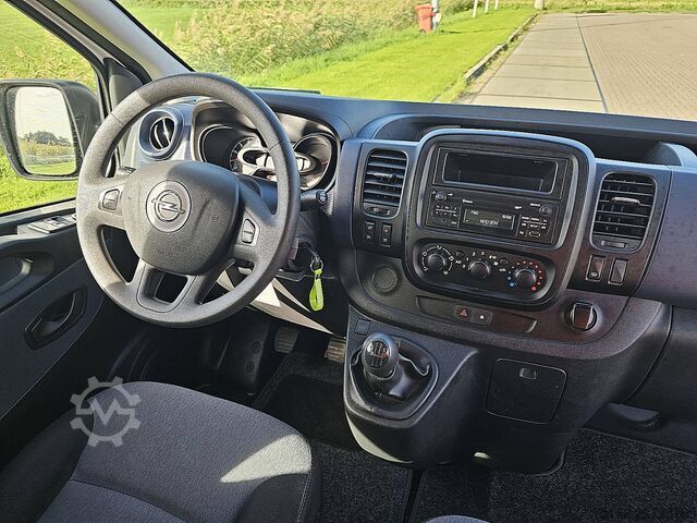 Επιβατικές μεταφορές OPEL VIVARO 1.6 L1H1 Kombi 9P Airco
