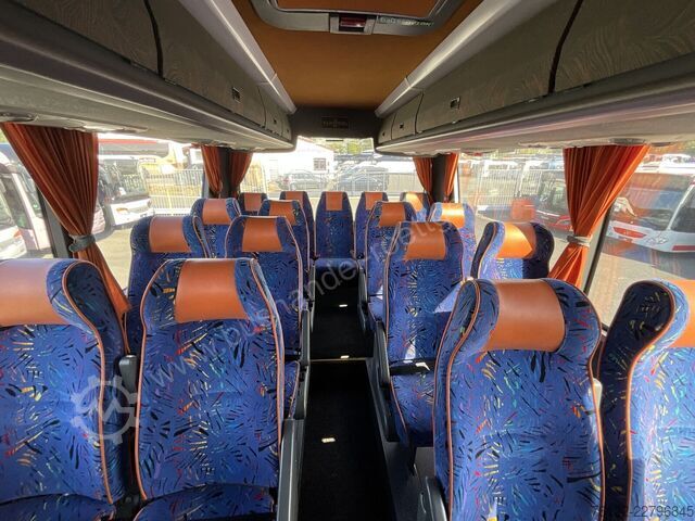 Touringcar Van Hool T 916 Astron