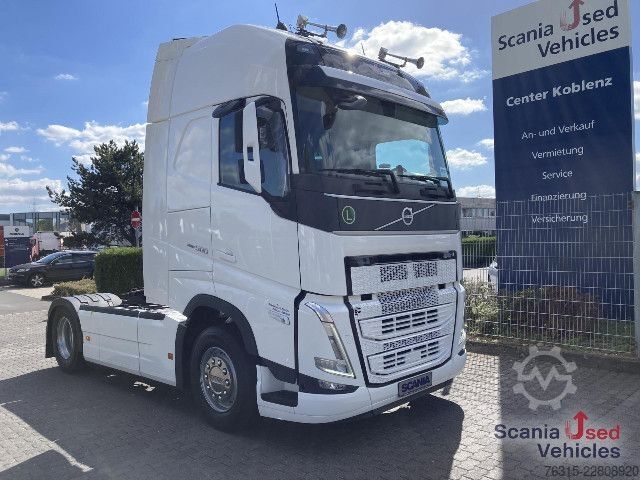 Trattore stradale standard Volvo FH 500 - Globetrotter XL - I-SAVE - 2x TANKs