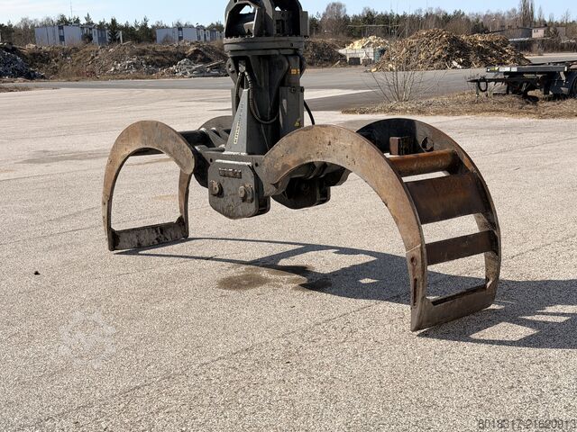 Material handler (wheeled excavator) Caterpillar MH3024