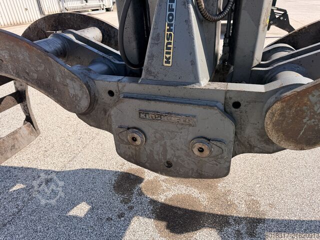 Material handler (wheeled excavator) Caterpillar MH3024