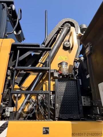 Material handler (wheeled excavator) Caterpillar MH3024