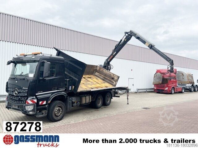 Kiepwagen Mercedes-Benz Arocs 3345 K 6x4, Heckkran Hiab Jonsered 1300RS79,