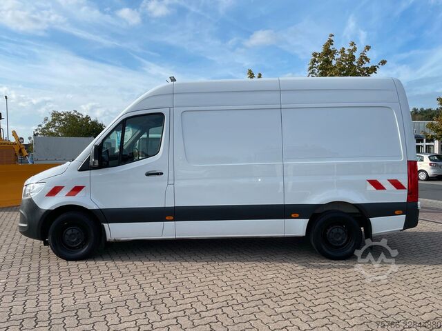 Furgon z wysokim dachem MERCEDES-BENZ Sprinter 316 CDI L2H2/ AC/ Navi/ Cam/ AHK 3.5t
