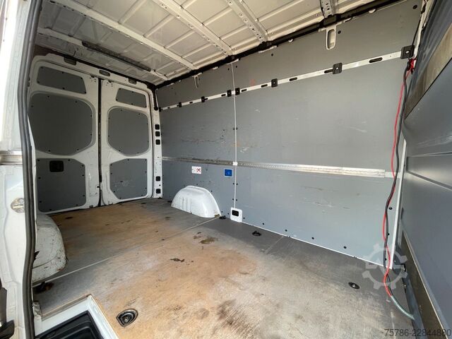 Furgon z wysokim dachem MERCEDES-BENZ Sprinter 316 CDI L2H2/ AC/ Navi/ Cam/ AHK 3.5t