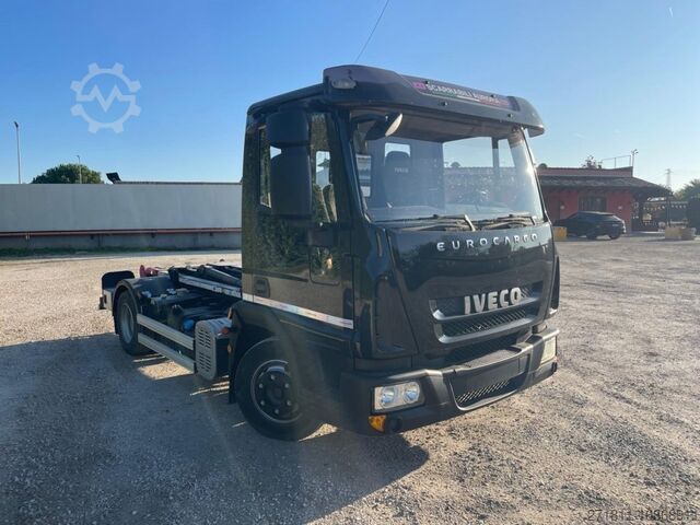Haakarm vrachtwagen IVECO IVECO EUROCARGO 75E18 CON SCARRABILE NUOVO