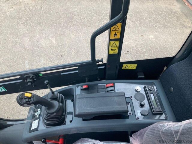  Komatsu WA80M-8E0