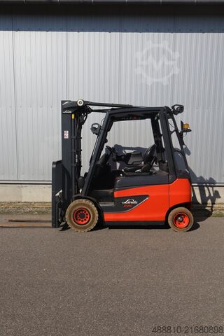 Targonca Linde E 25 - 01 