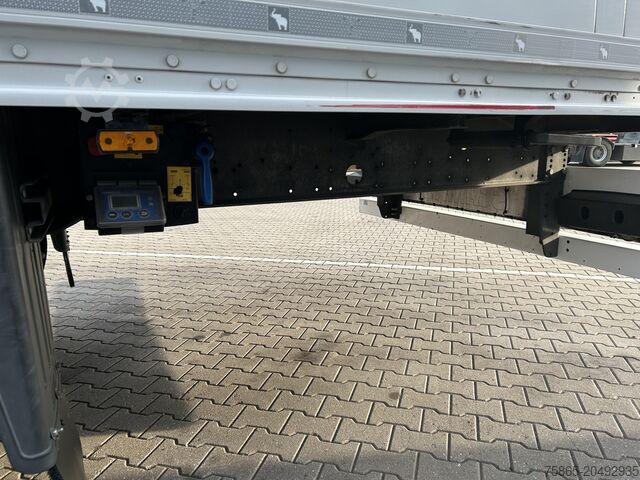 Koffer Schmitz Cargobull SCB S3B / Box Trailer / 2x Liftas / APK TUV 09-26