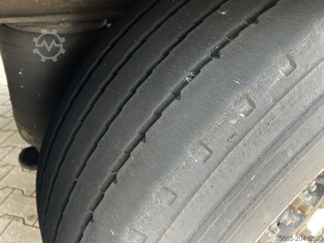 Koffer Schmitz Cargobull SCB S3B / Box Trailer / 2x Liftas / APK TUV 09-26