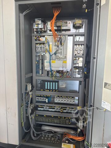 Centre d’usinage vertical DECKEL MAHO DMC 103 V