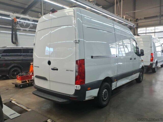 Fourgon Mercedes-Benz Sprinter 317 CDI,L2H2,Automatik,Kamera,Navi