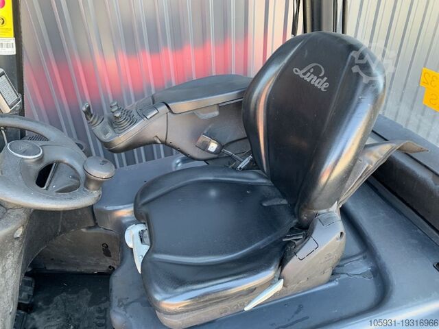 Stivuitor electric cu 4 roți Linde E16P-02