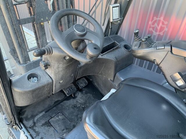 Stivuitor electric cu 4 roți Linde E16P-02