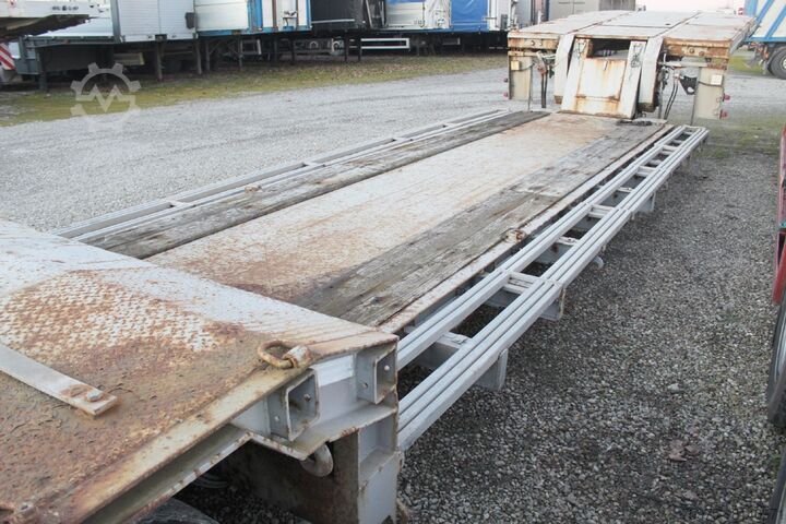 Semiremorcă cu încărcătură joasă pentru transportul utilajelor de construcții bertoja