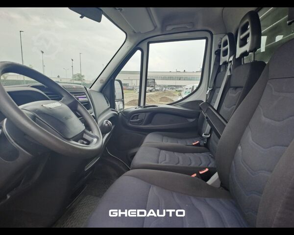 Μίνι λεωφορείο IVECO 35C15 - FURGONE CON SPONDA POSTERIORE CARICATRICE