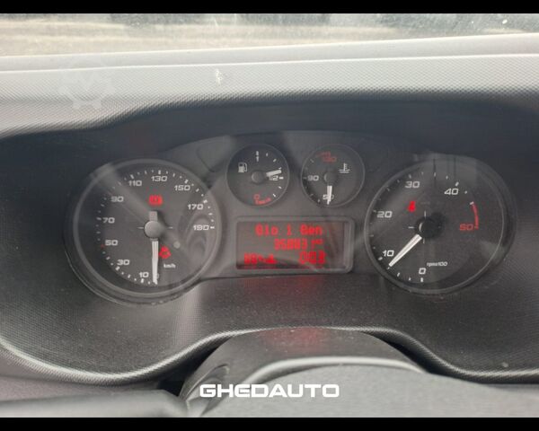 Μίνι λεωφορείο IVECO 35C15 - FURGONE CON SPONDA POSTERIORE CARICATRICE