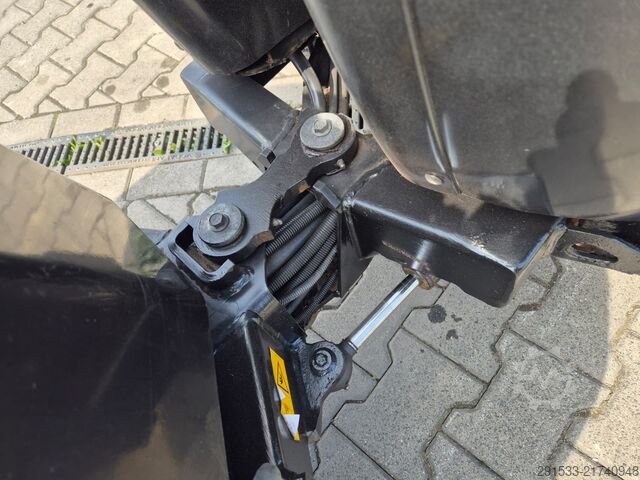 Tractor municipal Kärcher MIC 34C - TIPP TRAILER