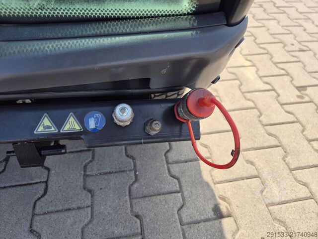 Tractor municipal Kärcher MIC 34C - TIPP TRAILER