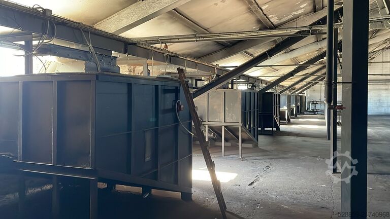 Buncăre de descărcare pentru tocătură de lemn cu melc transportor  