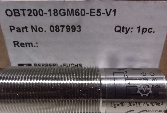 Reflective light barrier Pepperl+Fuchs OBT200-18GM60-E5-V1