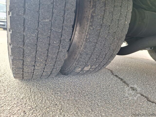 Skåpbil MAN TGL 8.180N