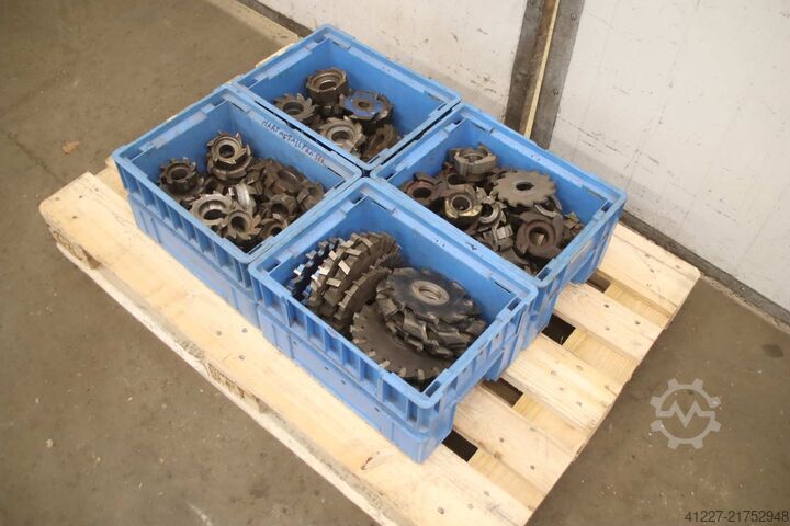 Valjkasti čeoni frezer, disk frezer 99,6 kg unbekannt Aufnahme 32 mm 125Wx12x32 HSS
