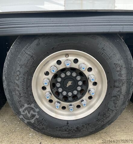 Semirimorchio con telone Schmitz Cargobull SCB S2 SCS 18/1-13.62 Curtainsider