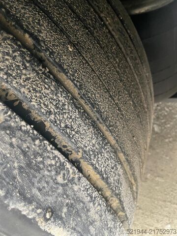 Semirimorchio con telone Schmitz Cargobull SCB S2 SCS 18/1-13.62 Curtainsider