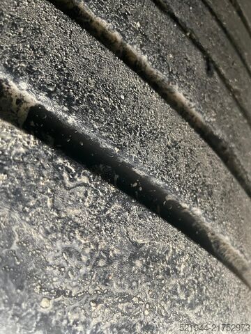 Semirimorchio con telone Schmitz Cargobull SCB S2 SCS 18/1-13.62 Curtainsider