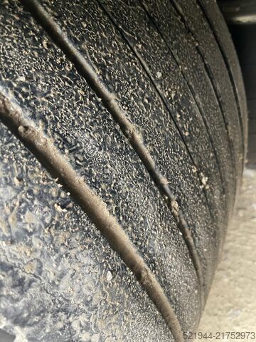 Semirimorchio con telone Schmitz Cargobull SCB S2 SCS 18/1-13.62 Curtainsider