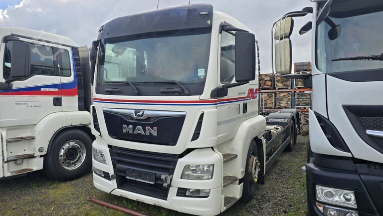 Chasis de camión MAN TGS 26.470 6x2  Motorschaden - WMA21SZZ2MP157080