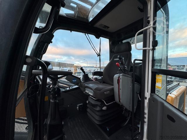 Excavadora móvil LIEBHERR LH 50 M Timber / inkl. Holzzange / 2020 / 11m