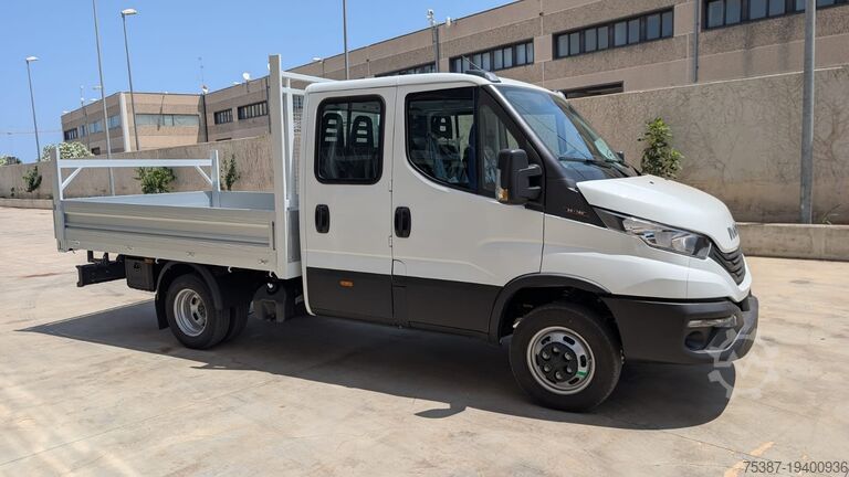 Zamknięta furgonetka IVECO Daily 35
