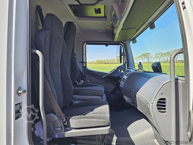 Gesloten bak MERCEDES-BENZ ATEGO 818