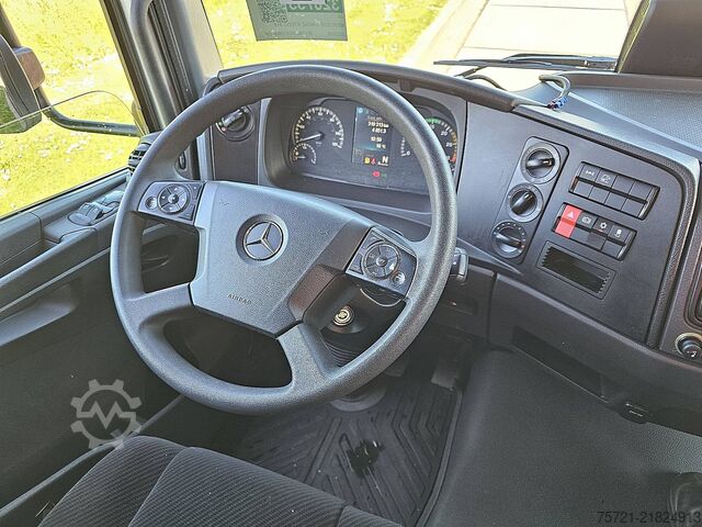 Gesloten bak MERCEDES-BENZ ATEGO 818