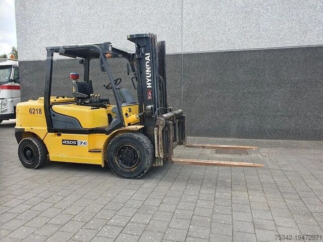 Forklift Hyundai 45DS.7E   7 ton 45DS.7E