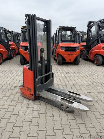 Kézi emelő Linde L12