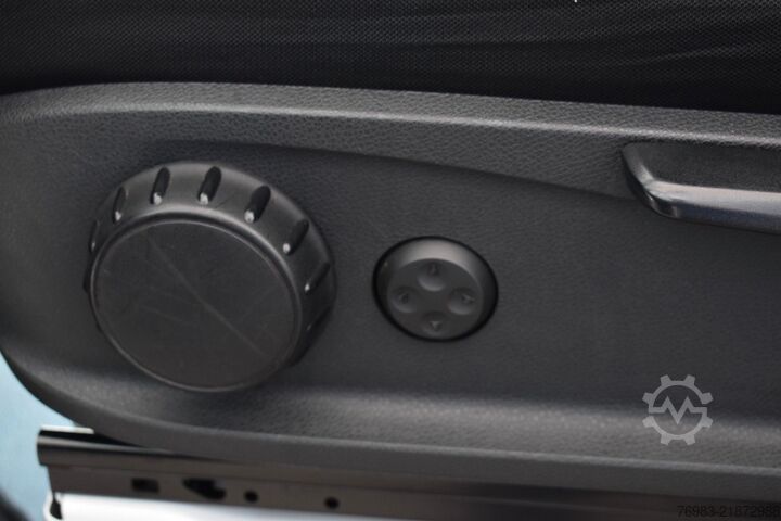 Duba panelată MERCEDES-BENZ Sprinter 316 CDI 4x4 7 G-Tronic Mixto L2H2 Navi