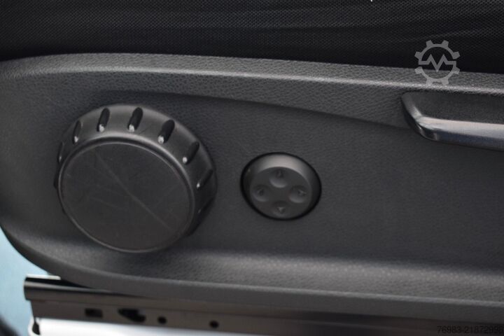 Furgon z wysokim dachem MERCEDES-BENZ Sprinter 316 CDI 4x4 7 G-Tronic Mixto L2H2 Navi