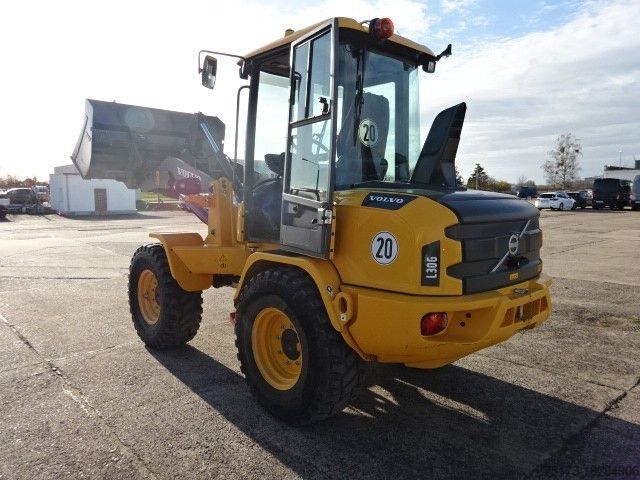 Încărcător pe roți VOLVO L30G Radlader 4x4 ALLRAD