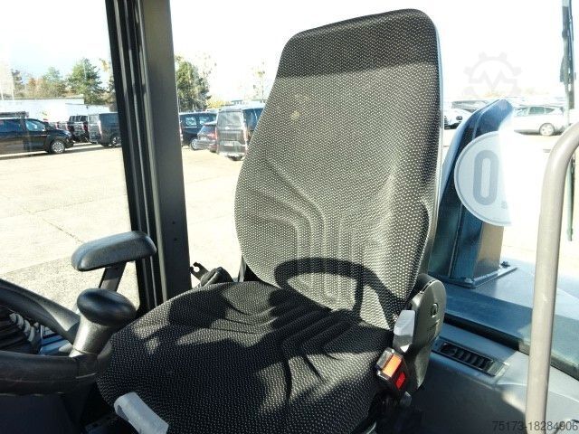 Utovarivač na točkovima VOLVO L30G Radlader 4x4 ALLRAD