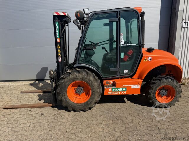 Off-road forklift AUSA C 250 H X4