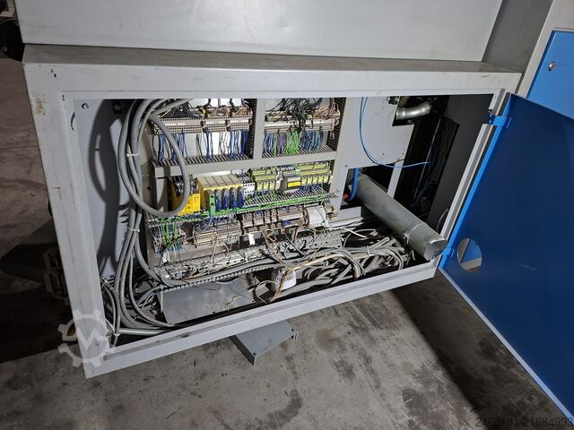 Řezačka Unicut 740 a stohovačka Unigraphica Unicut 740 i S-74-3