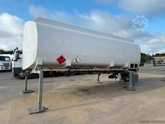 LKW mit Tankaufbau  HMK Bilcon 23.800 L ADR Tank