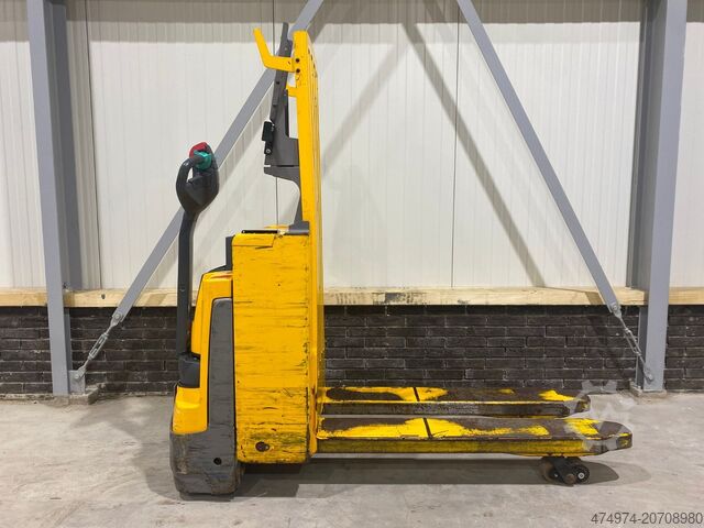 Manual pallet truck Jungheinrich EJE C20