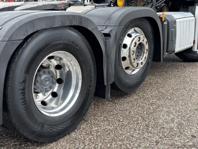 Standardní tahač  Actros 2553