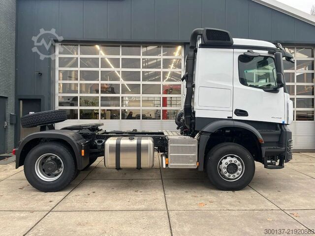 Mercedes-Benz Actros 2045 S 4x2 Tractor Head Mercedes-Benz Actros 2045 S 4x2 Tractor Head